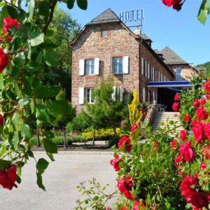 Façade Hôtel-Restaurant Les 2 Rives