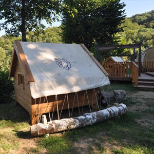 Cabane en bois - Camping le Mas des Sédariès réalisé avec WordPress situé à Villefort en Lozère