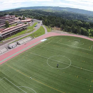 Illustration Complexe sportif du Complexe Euromediterranéen à Montrodat en Lozère - site vitrine WordPress