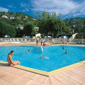Camping Village Gévaudan Aubrac : photo de la piscine